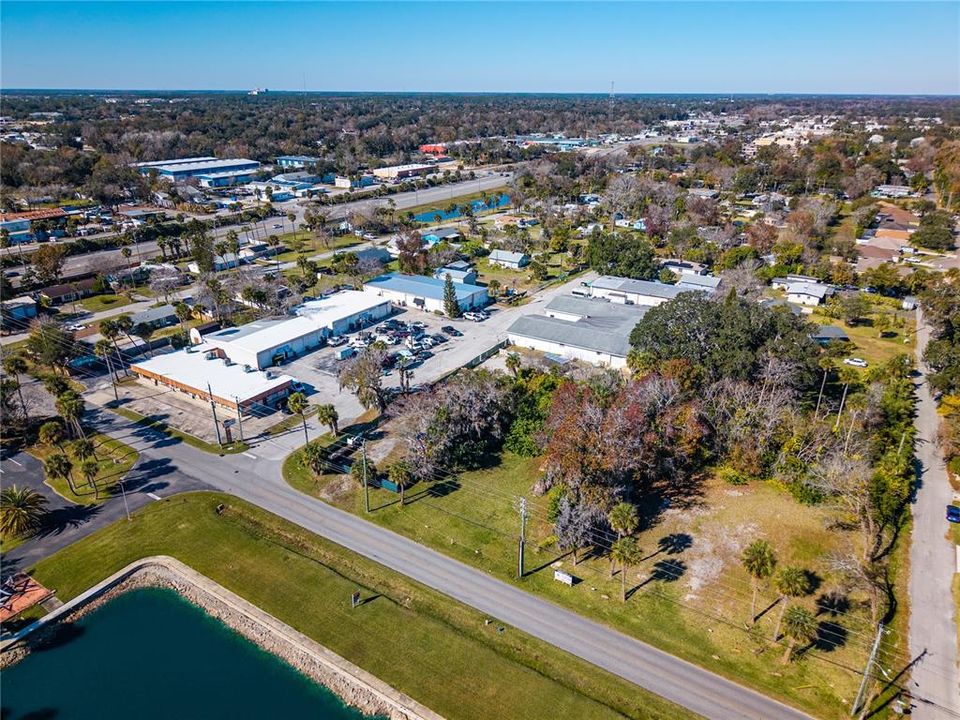 На продажу: $375,000 (0.90 acres)