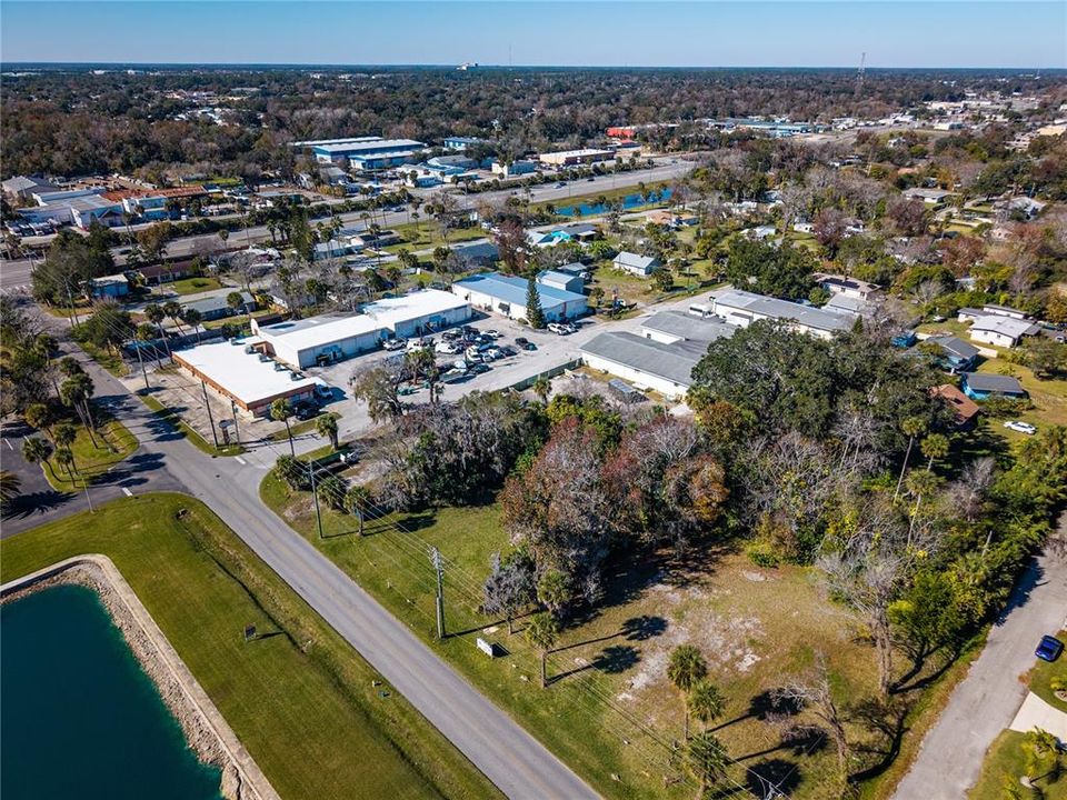 На продажу: $375,000 (0.90 acres)