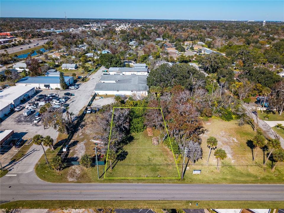 На продажу: $375,000 (0.90 acres)