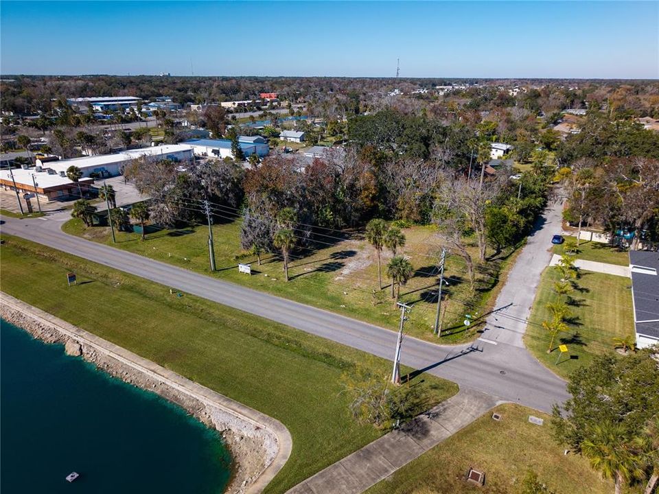 На продажу: $375,000 (0.90 acres)