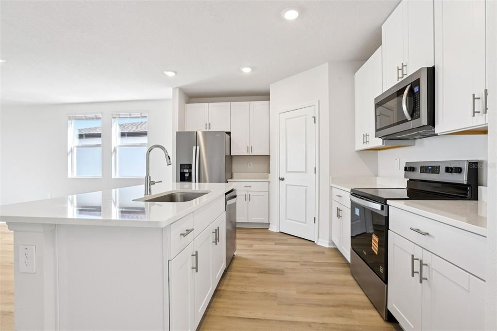 For Sale: $346,330 (4 beds, 2 baths, 2503 Square Feet)
