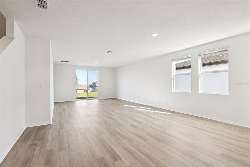 For Sale: $346,330 (4 beds, 2 baths, 2503 Square Feet)