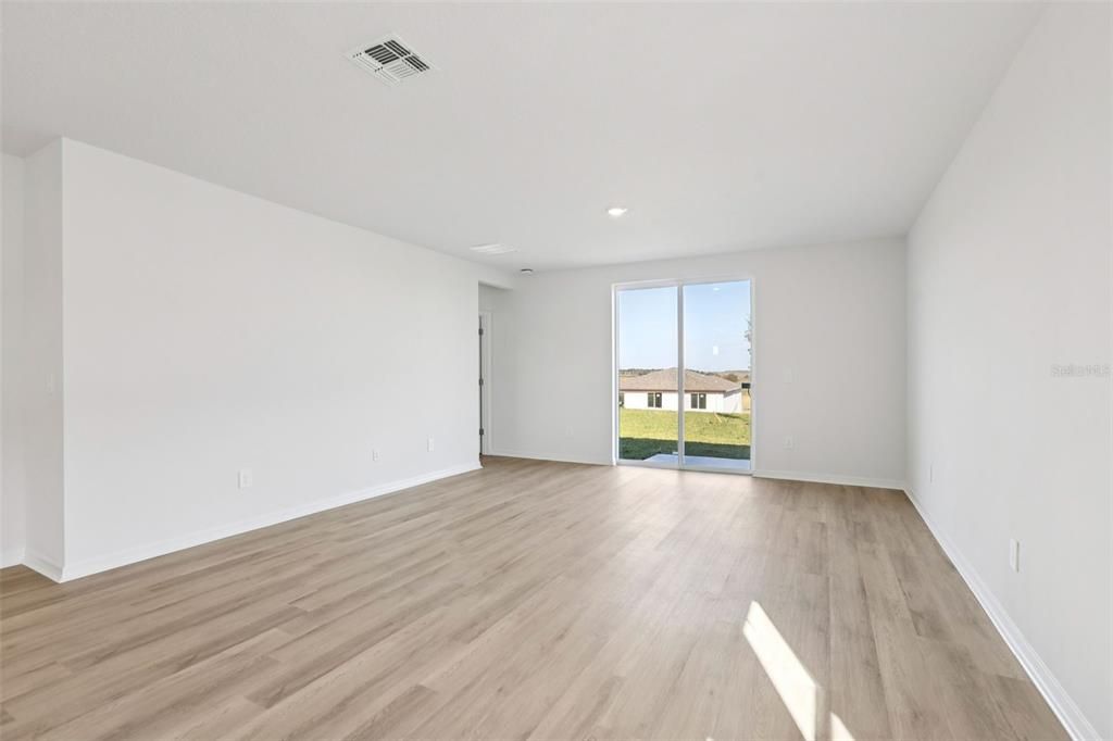 For Sale: $346,330 (4 beds, 2 baths, 2503 Square Feet)