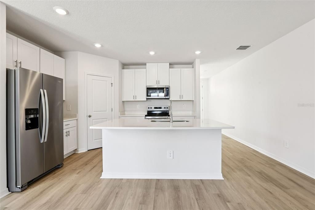 For Sale: $346,330 (4 beds, 2 baths, 2503 Square Feet)