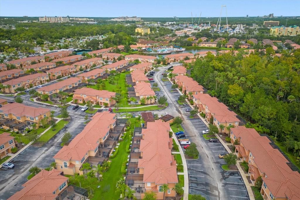 Под контрактом: $285,000 (2 спален, 2 ванн, 1350 Квадратных фут)