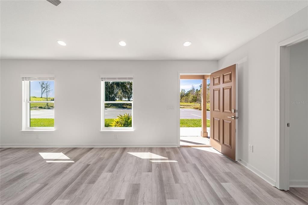 For Rent: $1,975 (3 beds, 2 baths, 1350 Square Feet)