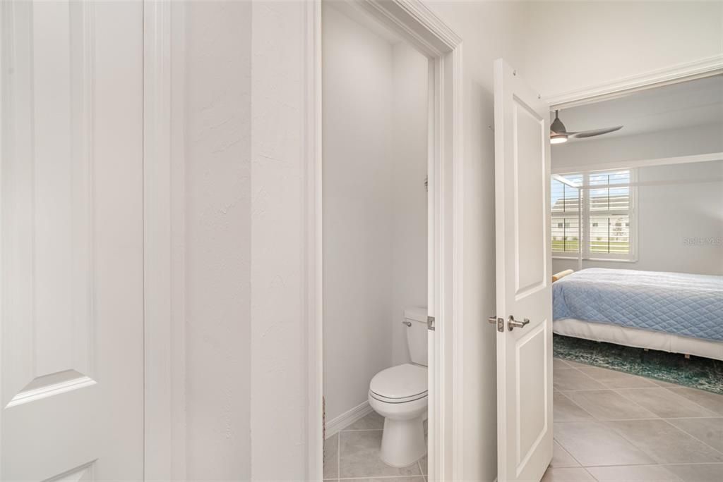 Под контрактом: $355,000 (3 спален, 3 ванн, 1849 Квадратных фут)
