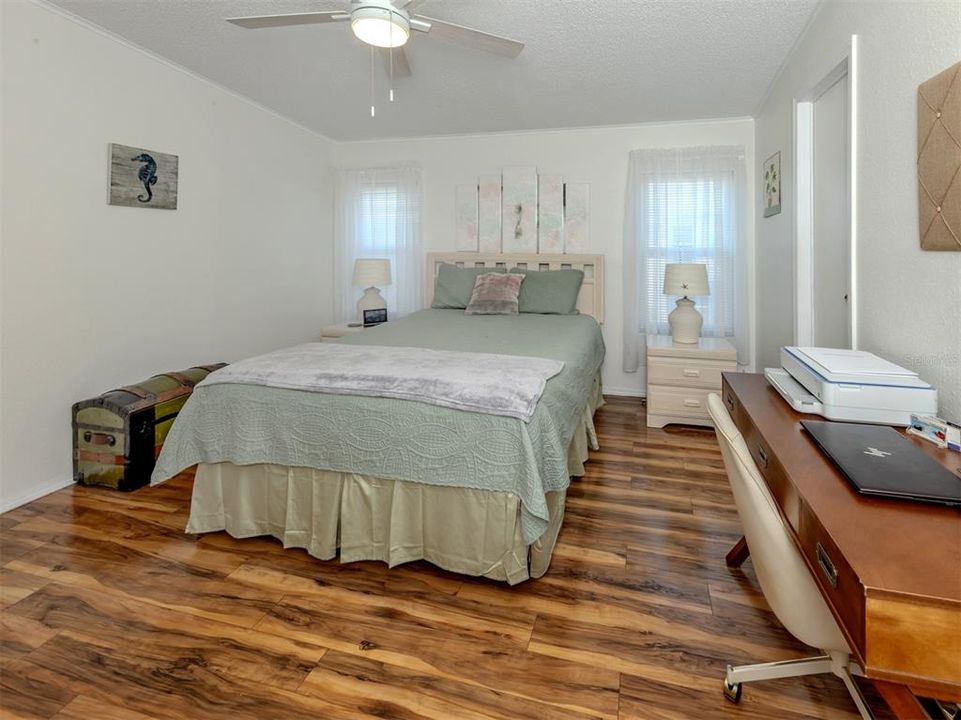 Activo con contrato: $154,900 (2 camas, 2 baños, 935 Pies cuadrados)