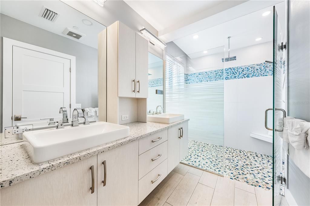 For Sale: $4,995,000 (6 beds, 5 baths, 4015 Square Feet)