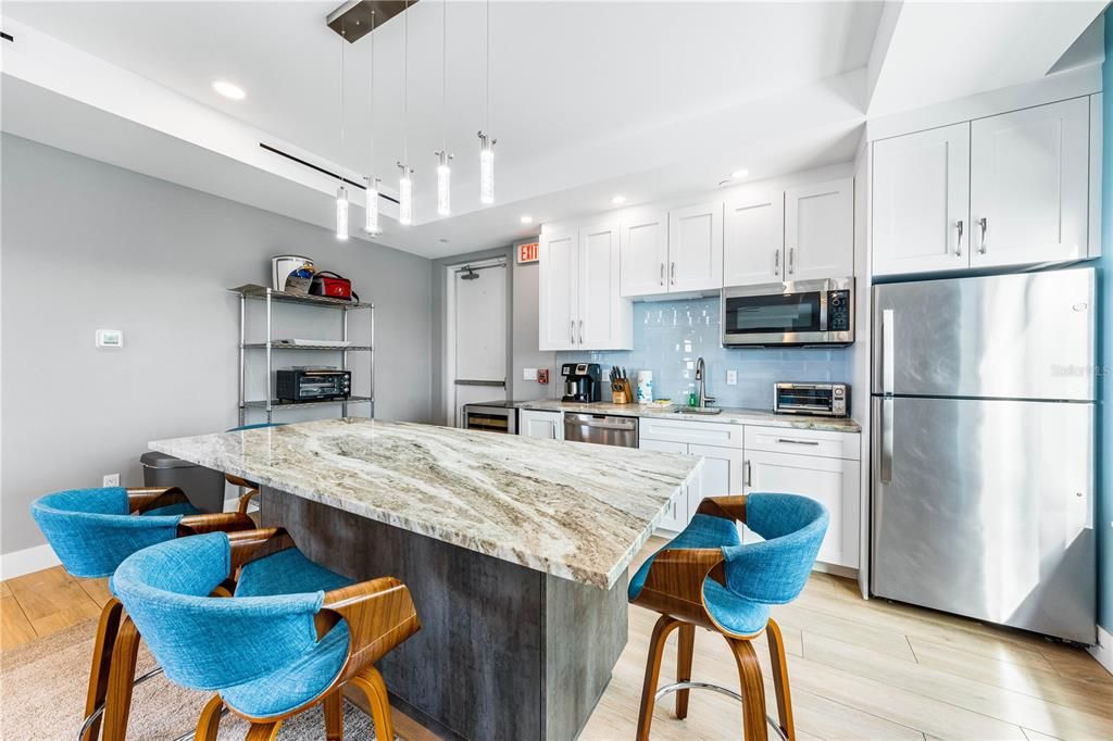 For Sale: $4,995,000 (6 beds, 5 baths, 4015 Square Feet)
