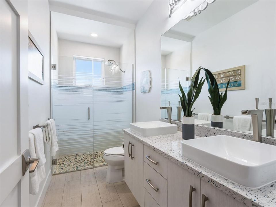 For Sale: $4,995,000 (6 beds, 5 baths, 4015 Square Feet)