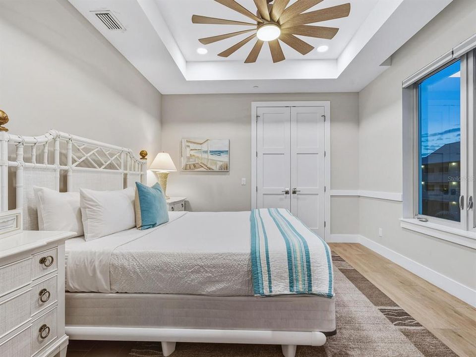 For Sale: $4,995,000 (6 beds, 5 baths, 4015 Square Feet)