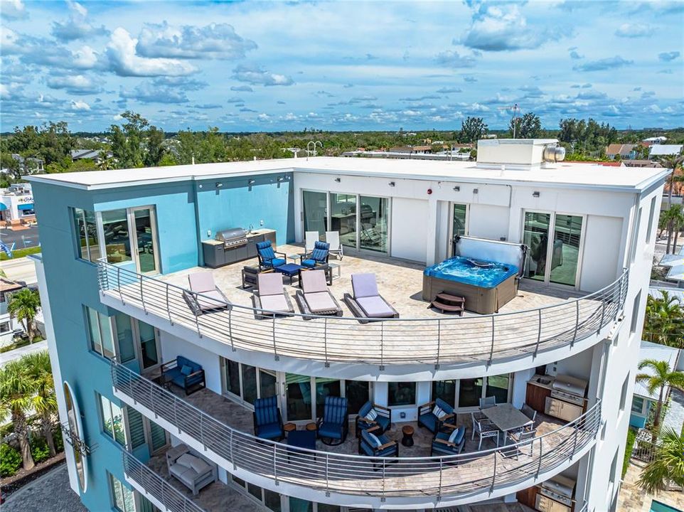 For Sale: $4,995,000 (6 beds, 5 baths, 4015 Square Feet)