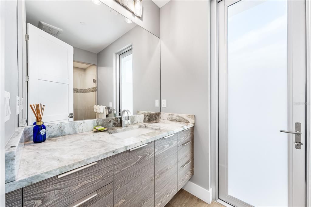 For Sale: $4,995,000 (6 beds, 5 baths, 4015 Square Feet)
