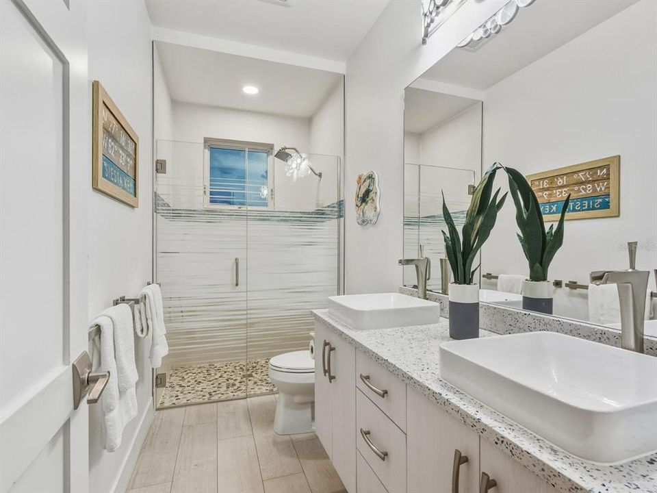 For Sale: $4,995,000 (6 beds, 5 baths, 4015 Square Feet)