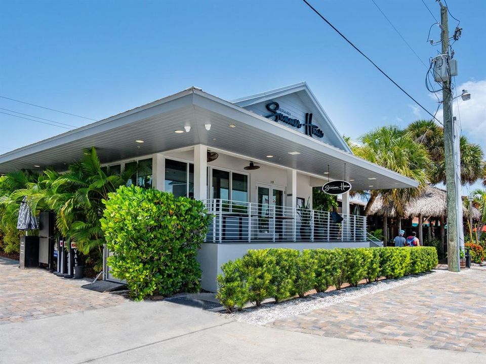 For Sale: $4,995,000 (6 beds, 5 baths, 4015 Square Feet)