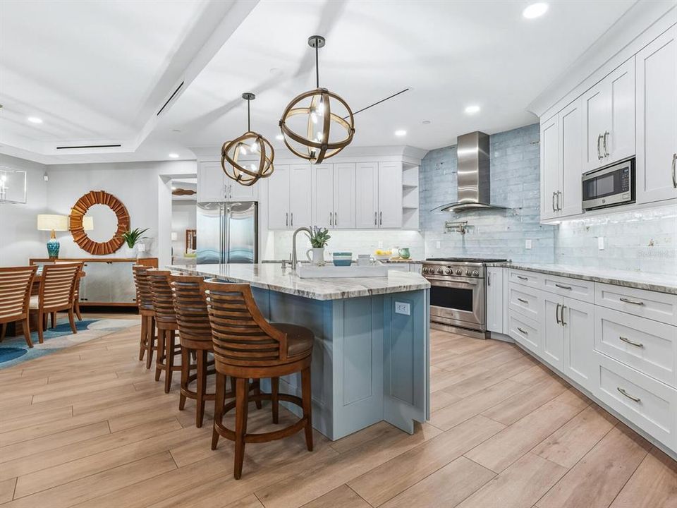 For Sale: $4,995,000 (6 beds, 5 baths, 4015 Square Feet)