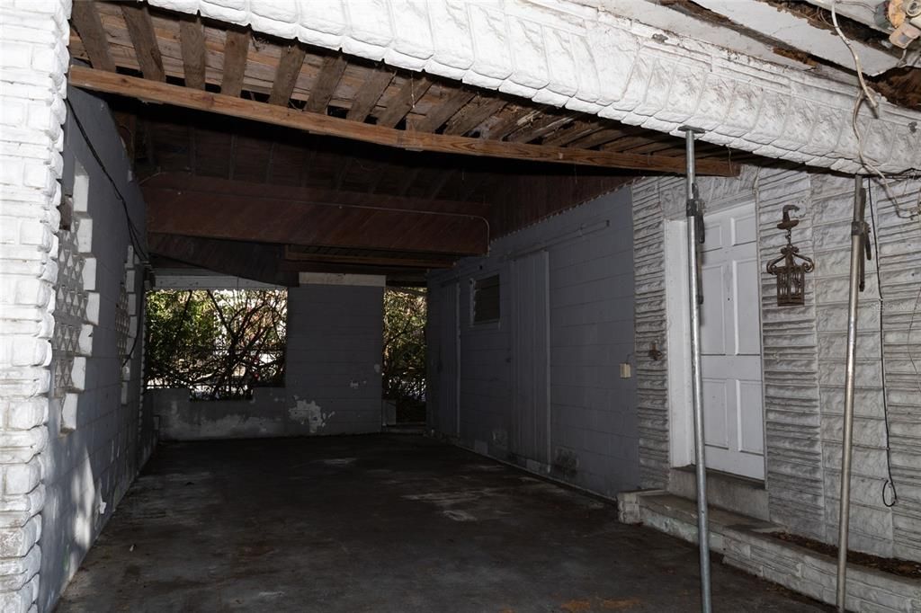 Activo con contrato: $339,900 (3 camas, 3 baños, 2381 Pies cuadrados)