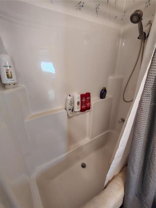 Active With Contract: $157,000 (2 beds, 2 baths, 1066 Square Feet)