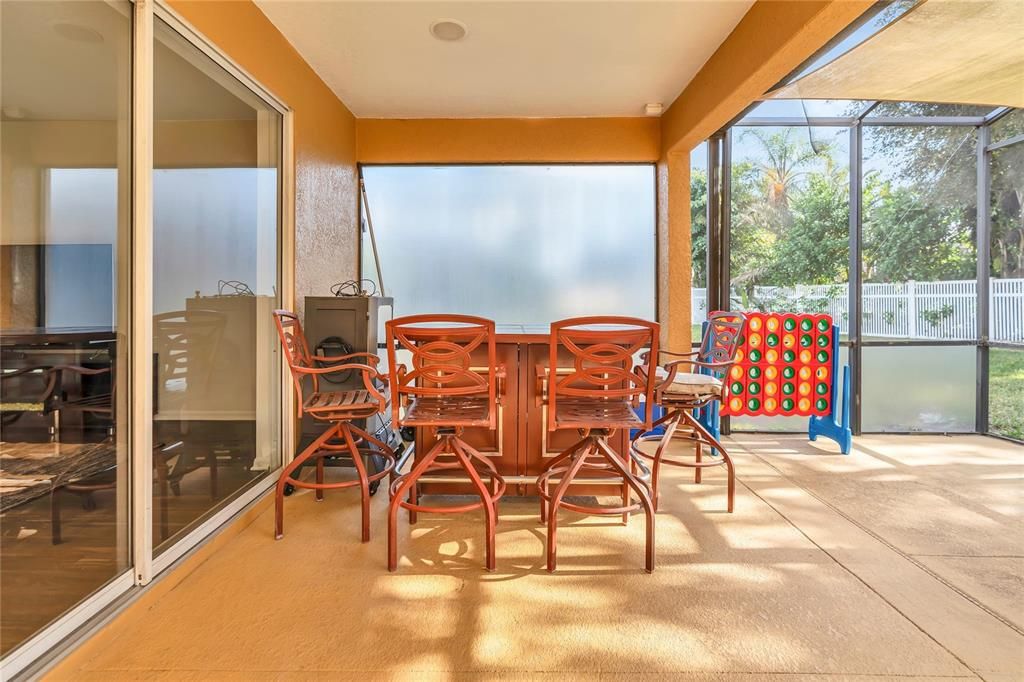 На продажу: $865,000 (7 спален, 3 ванн, 4192 Квадратных фут)