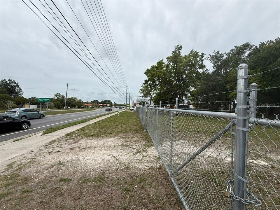 For Sale: $1,030,000 (0.95 acres)