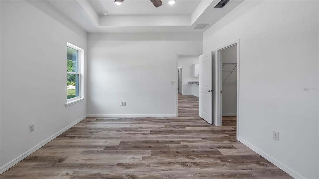 En Venta: $384,900 (4 camas, 2 baños, 1744 Pies cuadrados)
