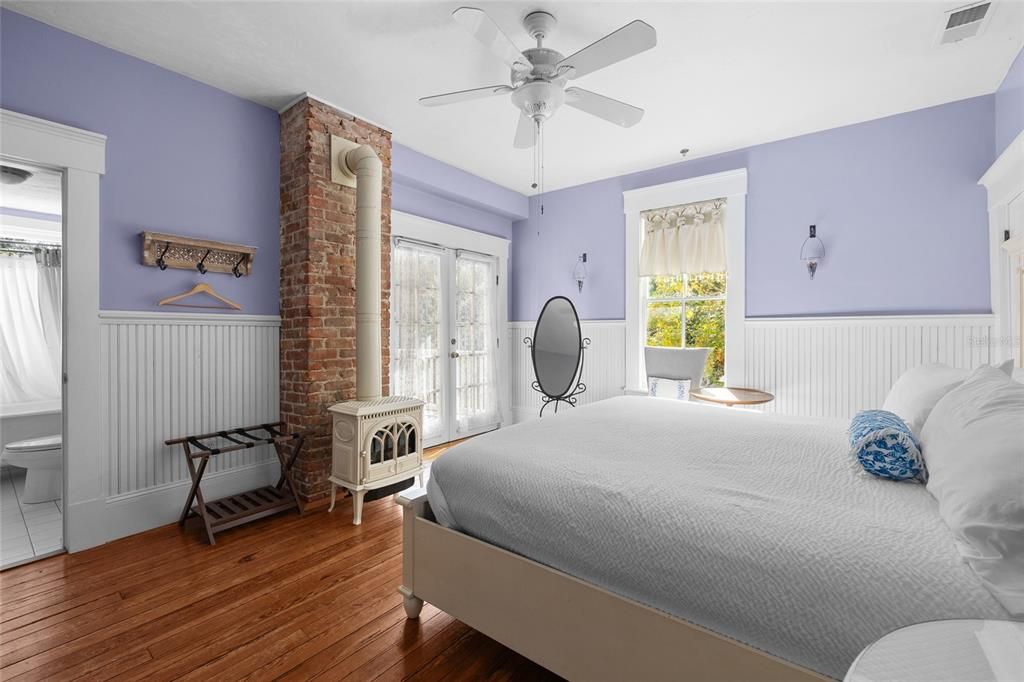 待售: $1,250,000 (7 贝兹, 7 浴室, 5019 平方英尺)