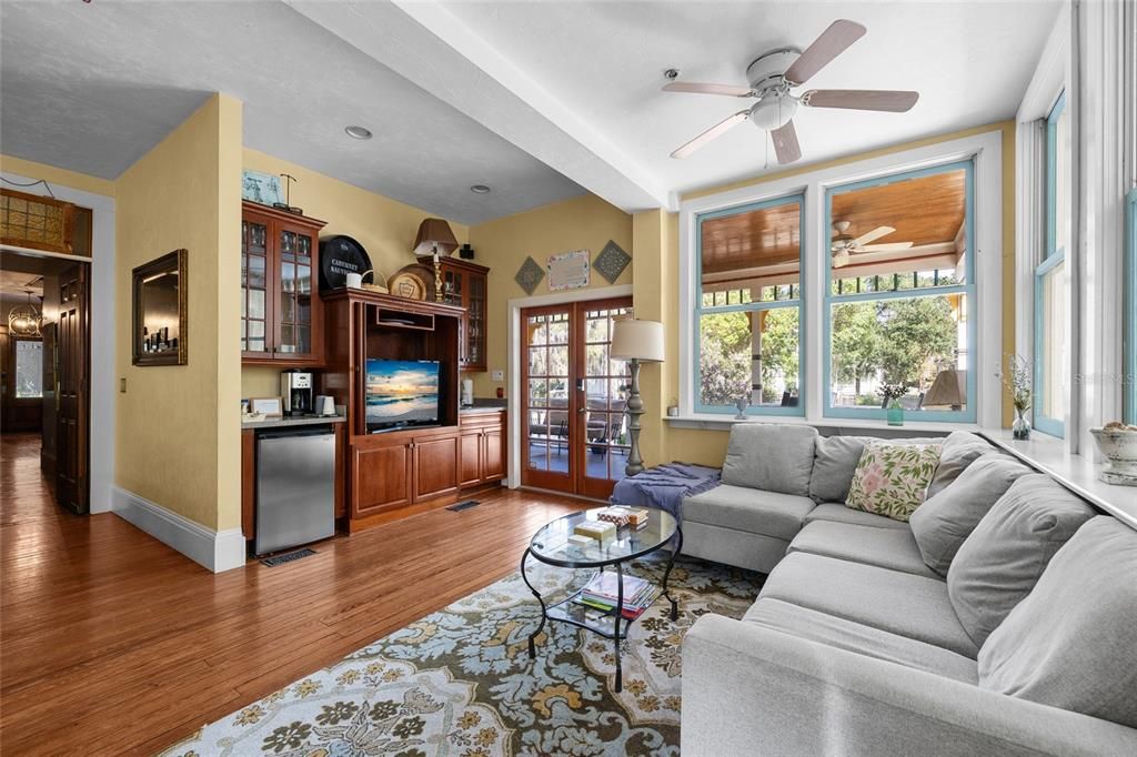 待售: $1,250,000 (7 贝兹, 7 浴室, 5019 平方英尺)