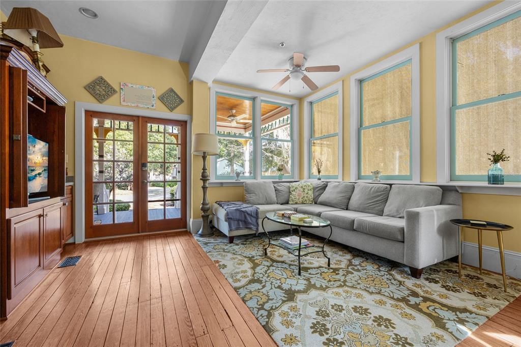 待售: $1,250,000 (7 贝兹, 7 浴室, 5019 平方英尺)