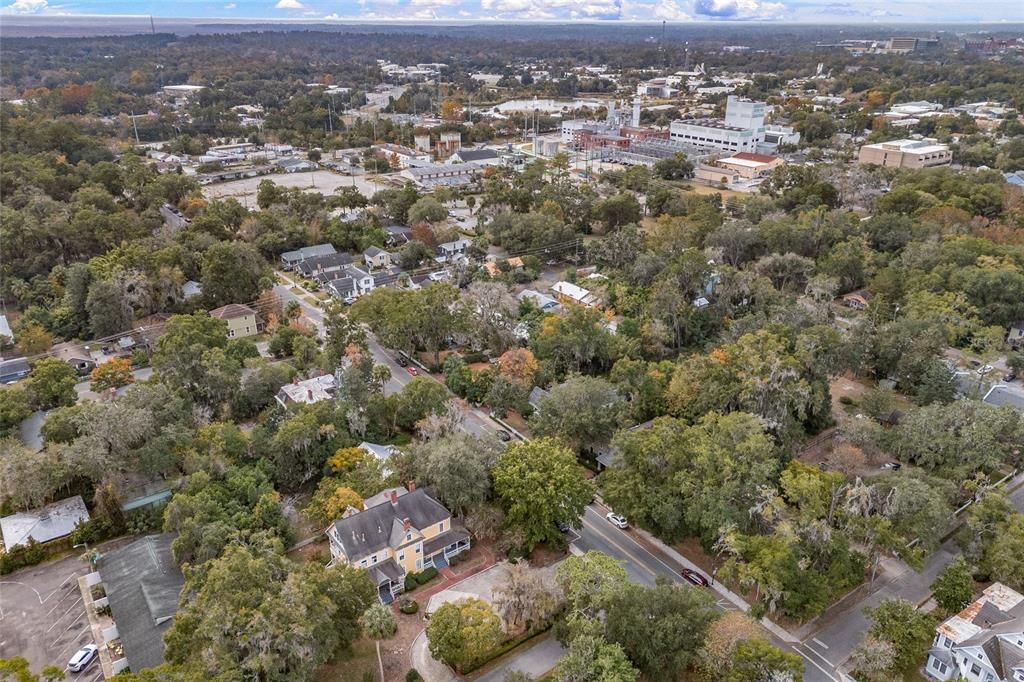 待售: $1,250,000 (7 贝兹, 7 浴室, 5019 平方英尺)