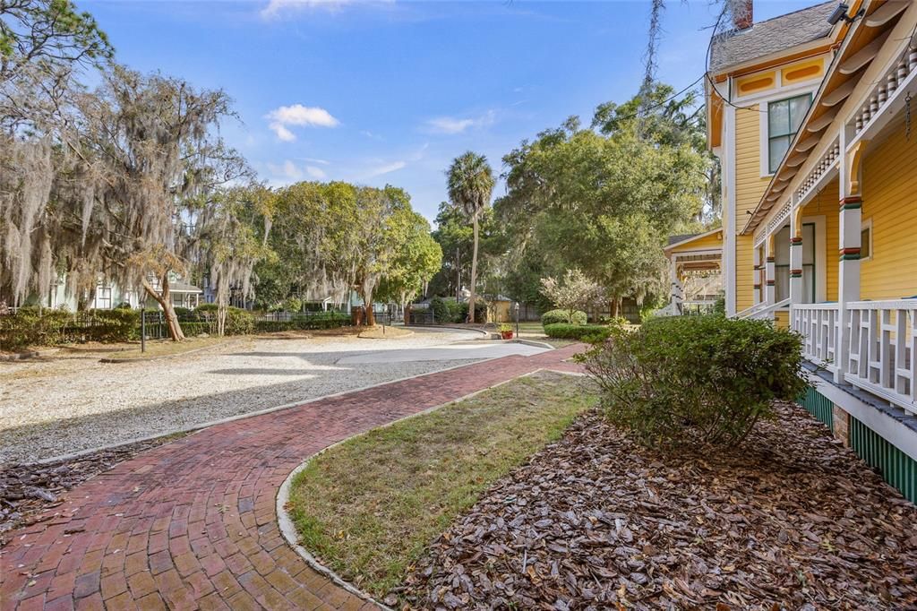 待售: $1,250,000 (7 贝兹, 7 浴室, 5019 平方英尺)