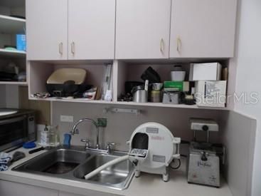 На продажу: $650,000 (0 спален, 0 ванн, 2000 Квадратных фут)