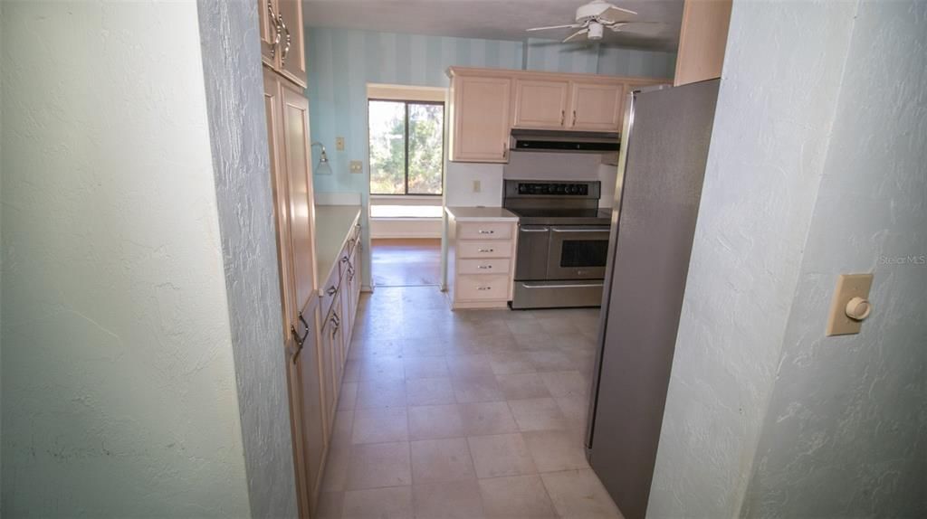 For Sale: $499,000 (3 beds, 3 baths, 2445 Square Feet)