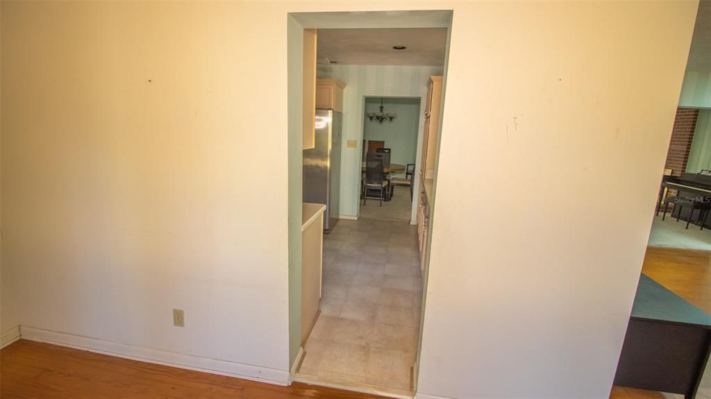 For Sale: $499,000 (3 beds, 3 baths, 2445 Square Feet)