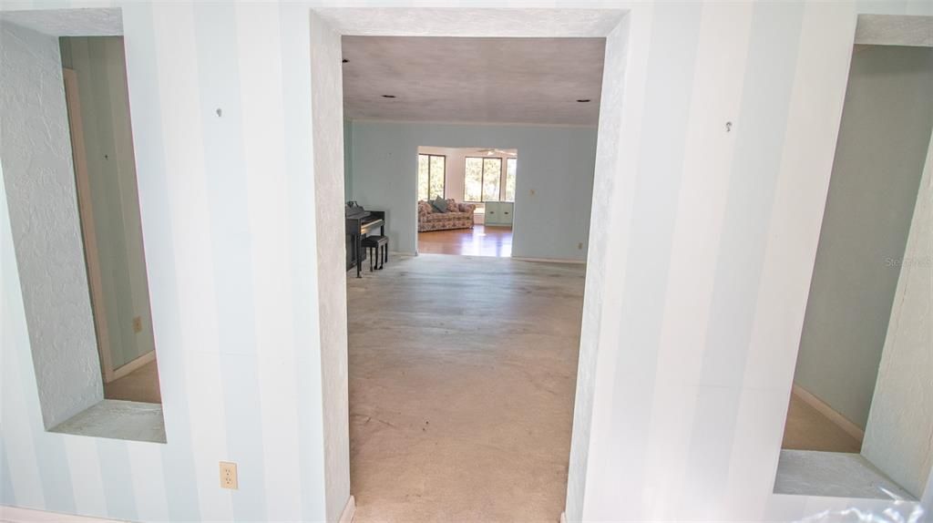 For Sale: $499,000 (3 beds, 3 baths, 2445 Square Feet)