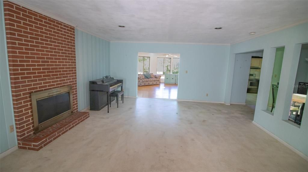 For Sale: $499,000 (3 beds, 3 baths, 2445 Square Feet)