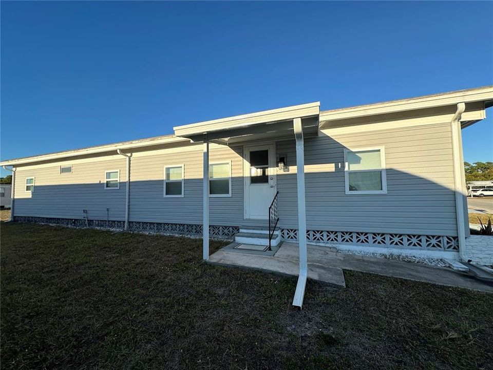 Active With Contract: $69,000 (2 beds, 1 baths, 672 Square Feet)