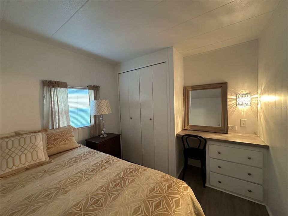 Active With Contract: $69,000 (2 beds, 1 baths, 672 Square Feet)