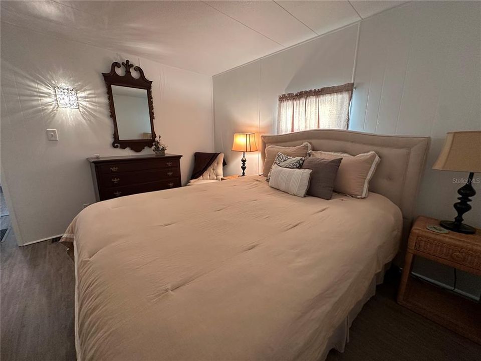 Active With Contract: $69,000 (2 beds, 1 baths, 672 Square Feet)