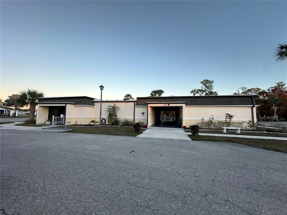 Active With Contract: $69,000 (2 beds, 1 baths, 672 Square Feet)