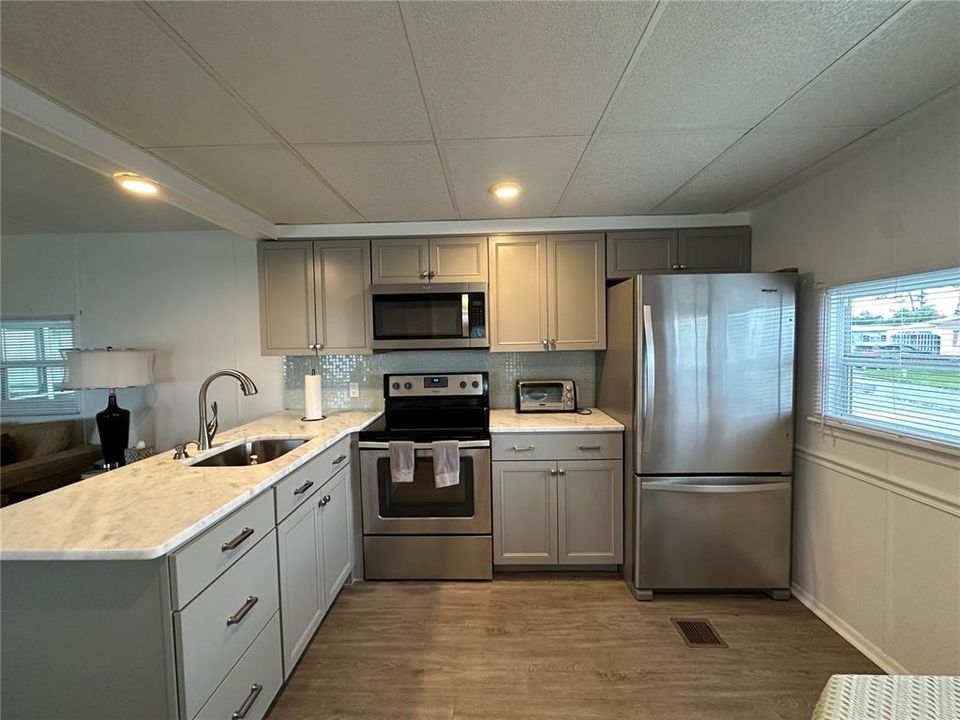 Active With Contract: $69,000 (2 beds, 1 baths, 672 Square Feet)