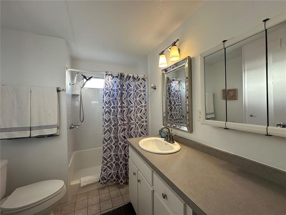 Active With Contract: $69,000 (2 beds, 1 baths, 672 Square Feet)