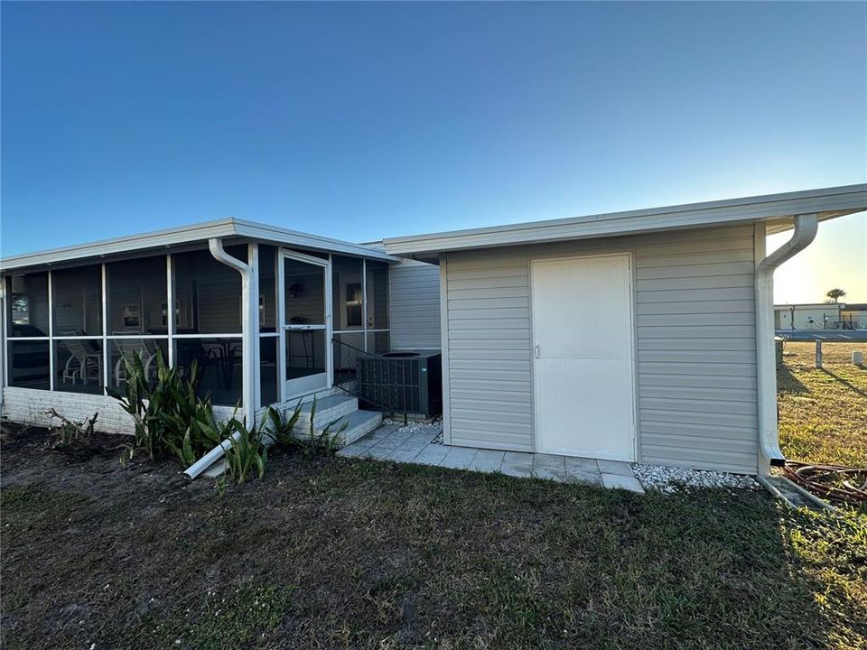 Active With Contract: $69,000 (2 beds, 1 baths, 672 Square Feet)