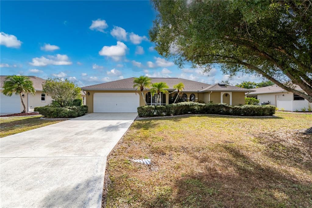 Active With Contract: $339,000 (3 beds, 2 baths, 1883 Square Feet)