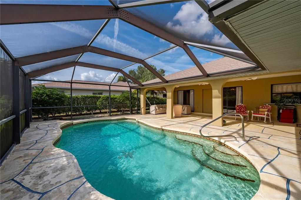 Active With Contract: $339,000 (3 beds, 2 baths, 1883 Square Feet)