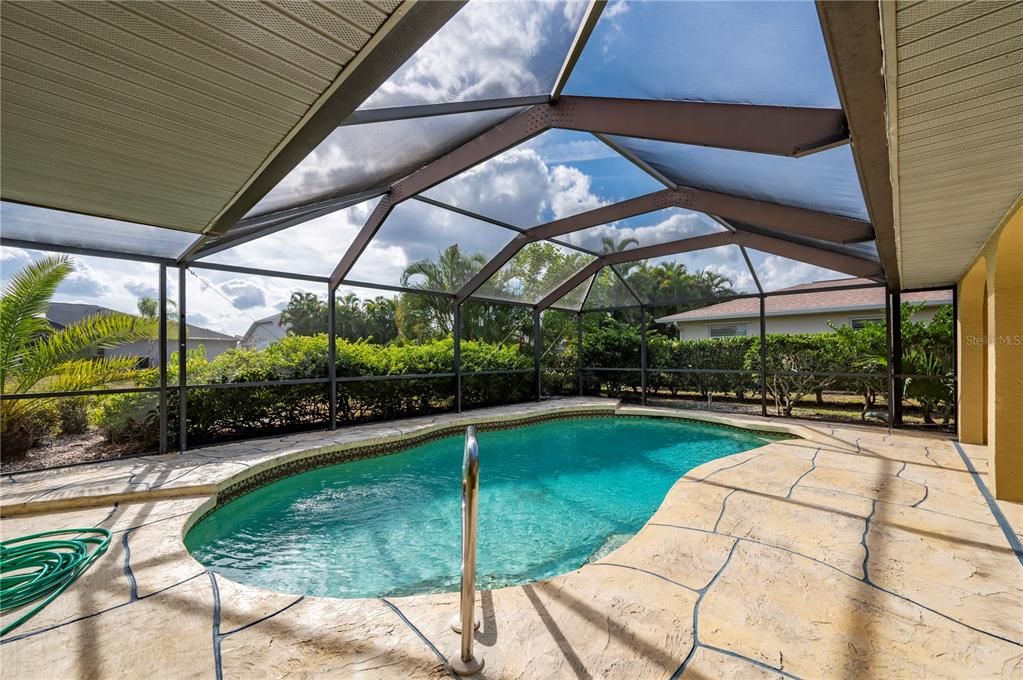 Active With Contract: $339,000 (3 beds, 2 baths, 1883 Square Feet)