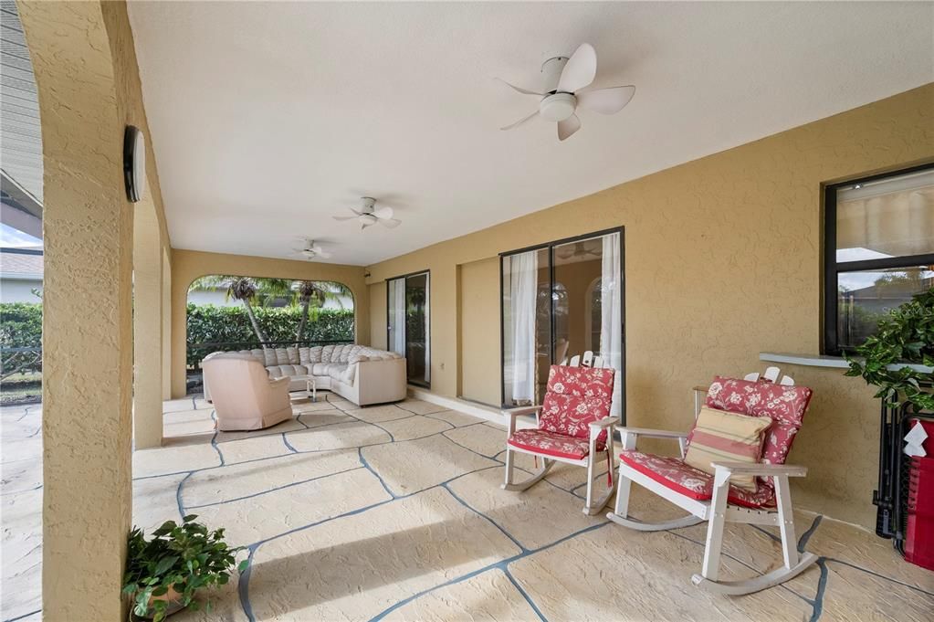 Active With Contract: $339,000 (3 beds, 2 baths, 1883 Square Feet)