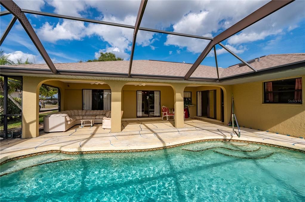 Active With Contract: $339,000 (3 beds, 2 baths, 1883 Square Feet)