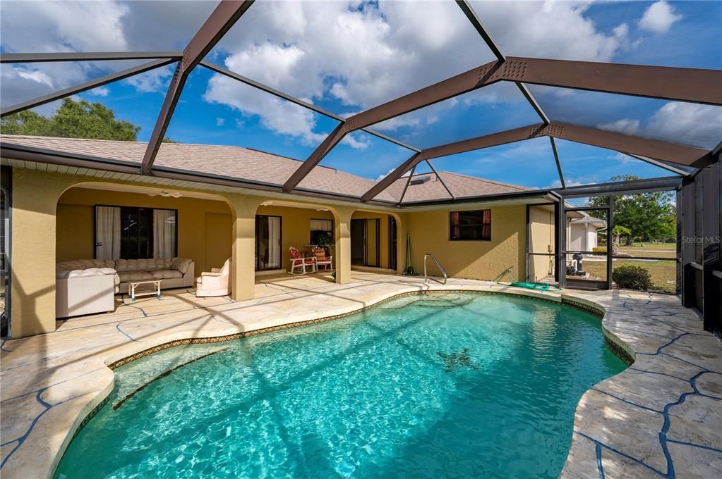 Active With Contract: $339,000 (3 beds, 2 baths, 1883 Square Feet)