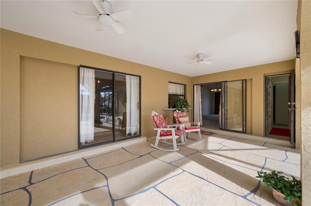 Active With Contract: $339,000 (3 beds, 2 baths, 1883 Square Feet)